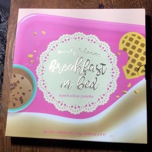Beauty bakerie breakfast in bed pallet new
